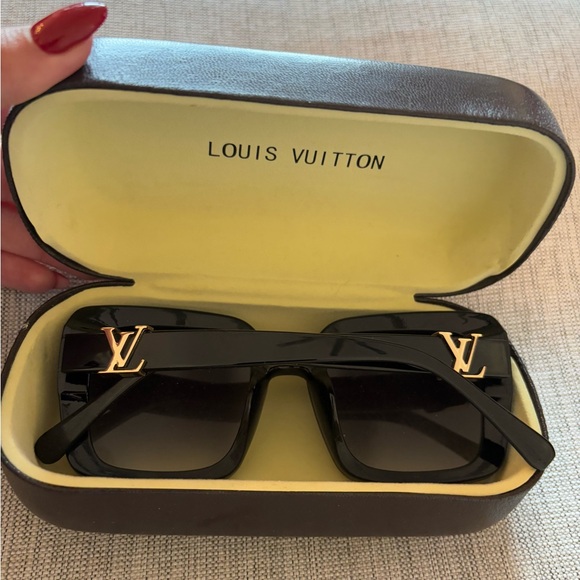 SUNGLASSES - Picture 4 of 4